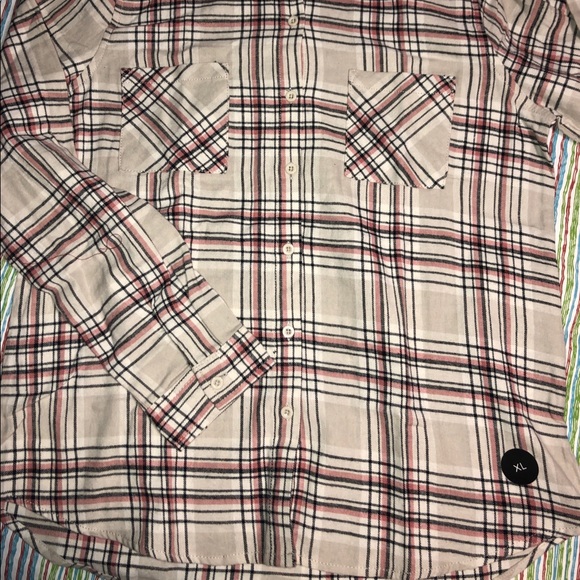 NWT Woman’s flannel long sleeve - Picture 2 of 3